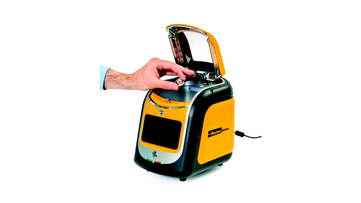 XRF Analyser Parker With Hand